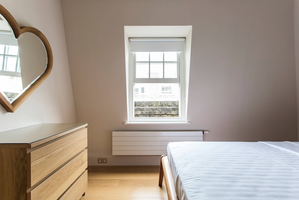 Campden Street VII by Onefinestay