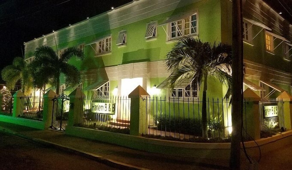 Hotel Harlem B & B - Image 1