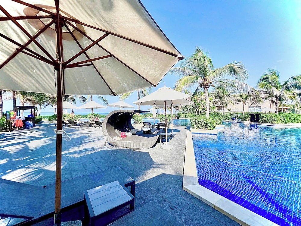 Deluxe Villa Beach Front