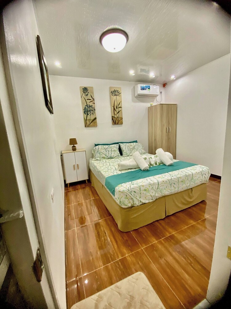 Len's Staycation 3bdr-2br-downstairs ,netflix&wifi
