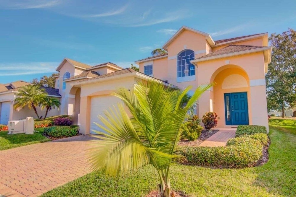 Game Room Private Pool & Spa! 4 Bedroom Home by RedAwning