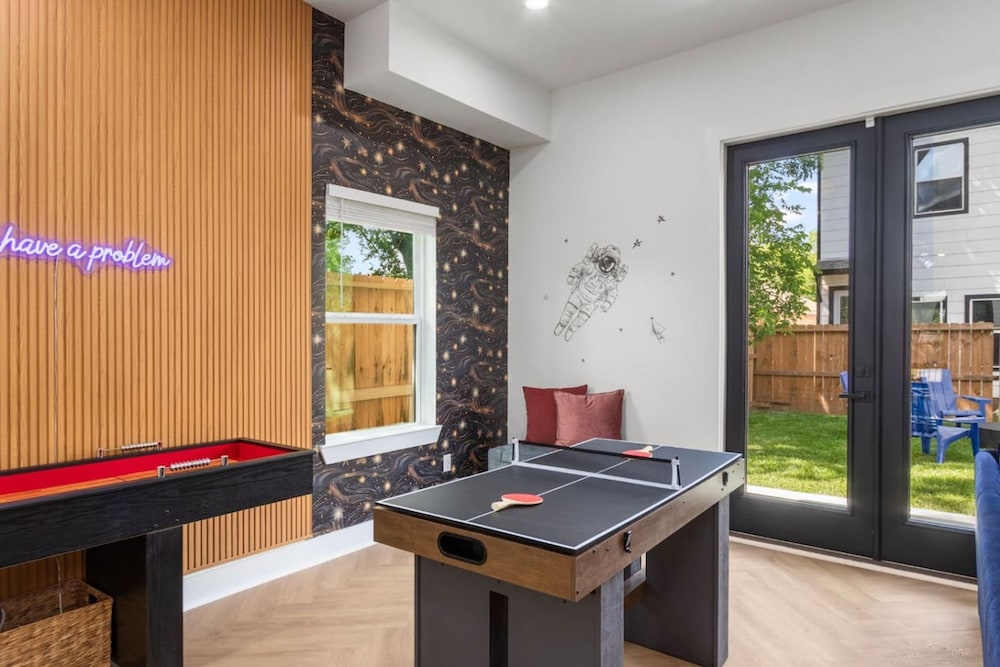 Chic 4BR Getaway Near NRG TMC