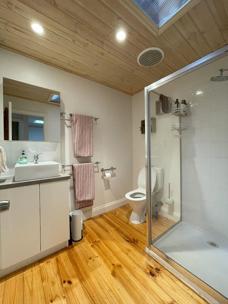 Central Lorne Retreat Quality Home Near Beach Town