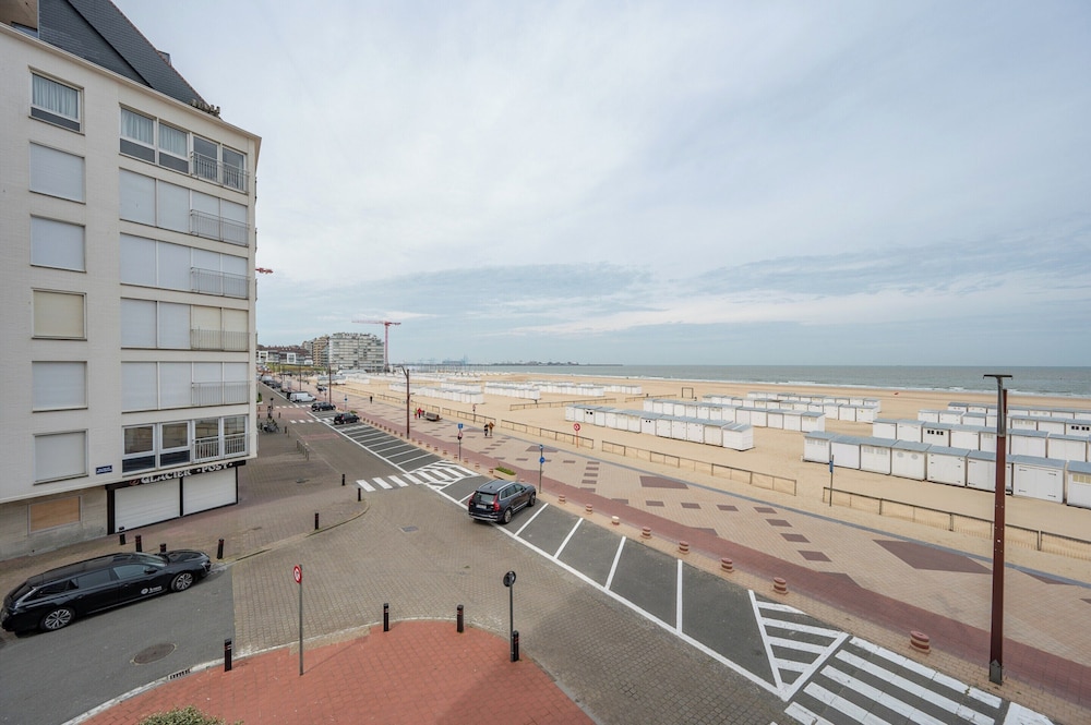 Apartment Knokke-heist With Sea View