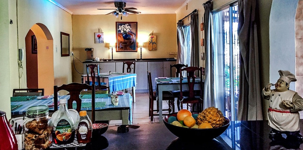 Hlulala Guesthouse