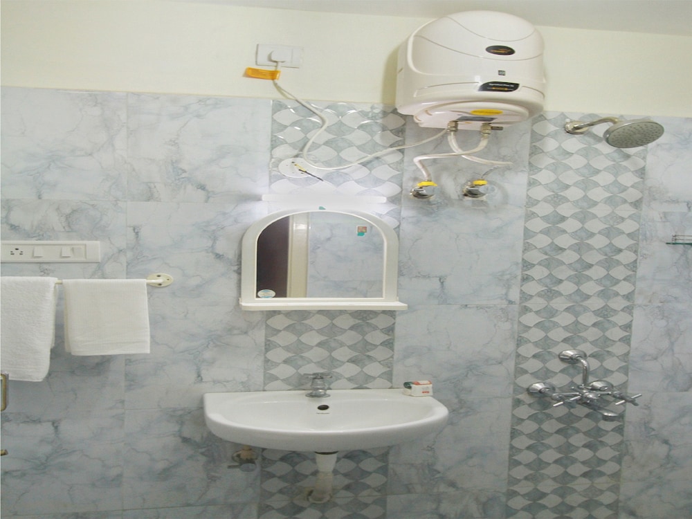 OYO 10920 Home Serene 2BHK Near Villiyanur Lake