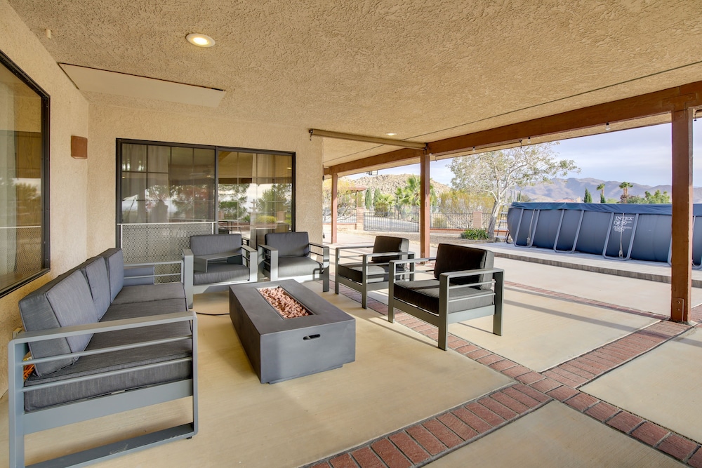 Spacious California Oasis: Patio, Fireplace & Pool