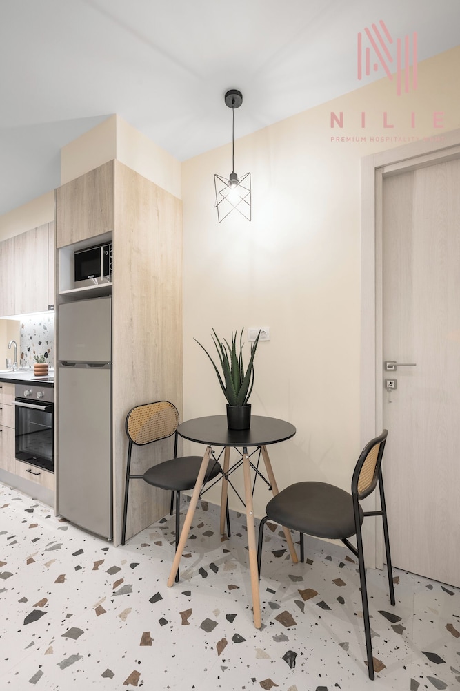 Phedra Studios Nilie Hospitality MGMT