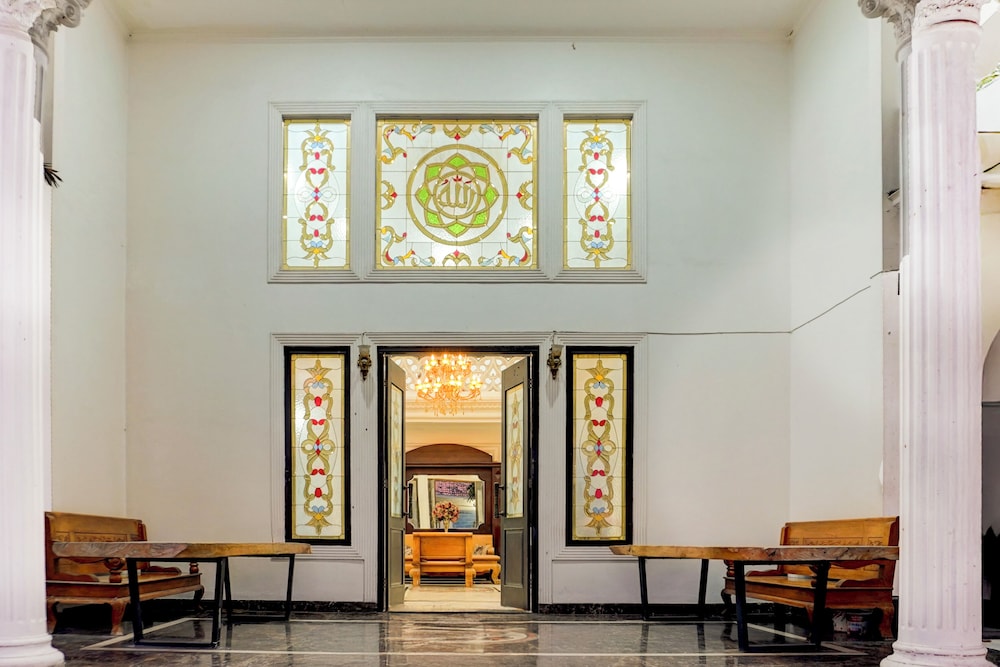 Hotel O Stasiun Cirebon Kejaksan Near Alun Alun Cirebon Formerly Family Homestay