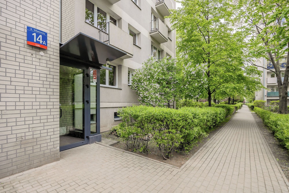 Wilanowska Studio Warsaw by Renters view 5