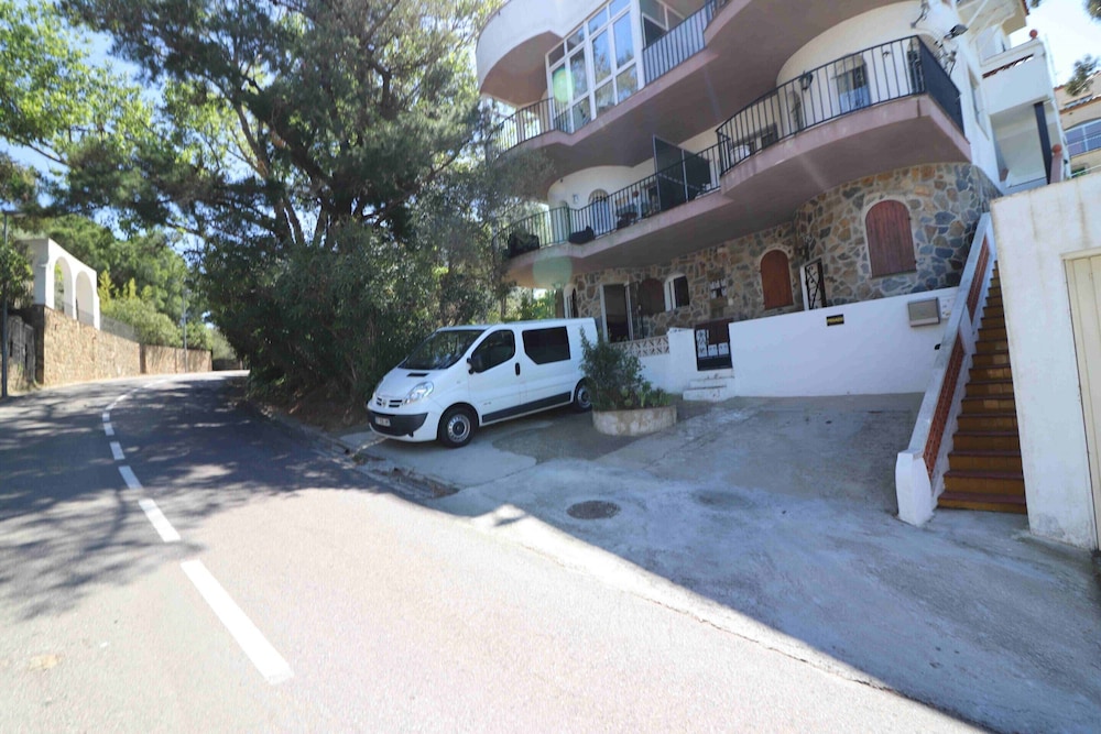 Apartment in Roses Near Sandy Beach