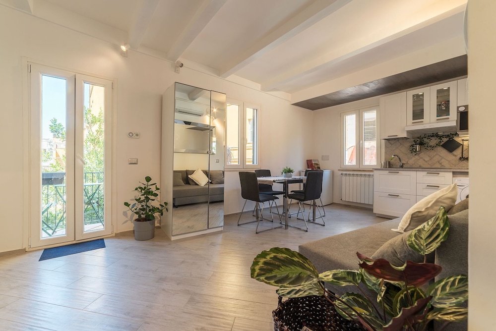 Santa Prassede Rooftop Terrace Studio
