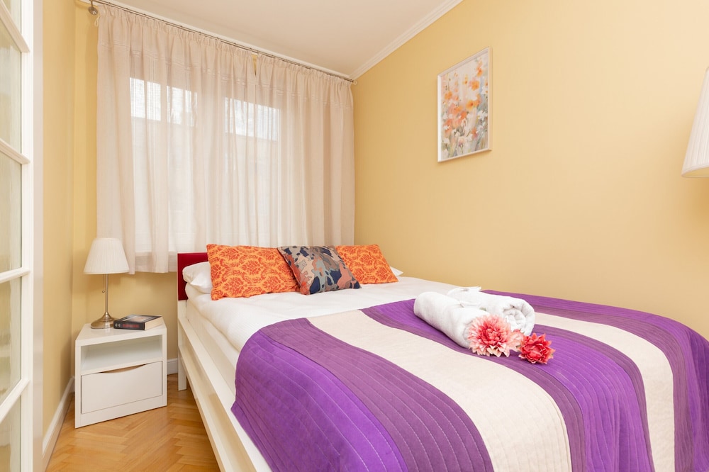 Miodowa Apartment Krasiński Garden view 2