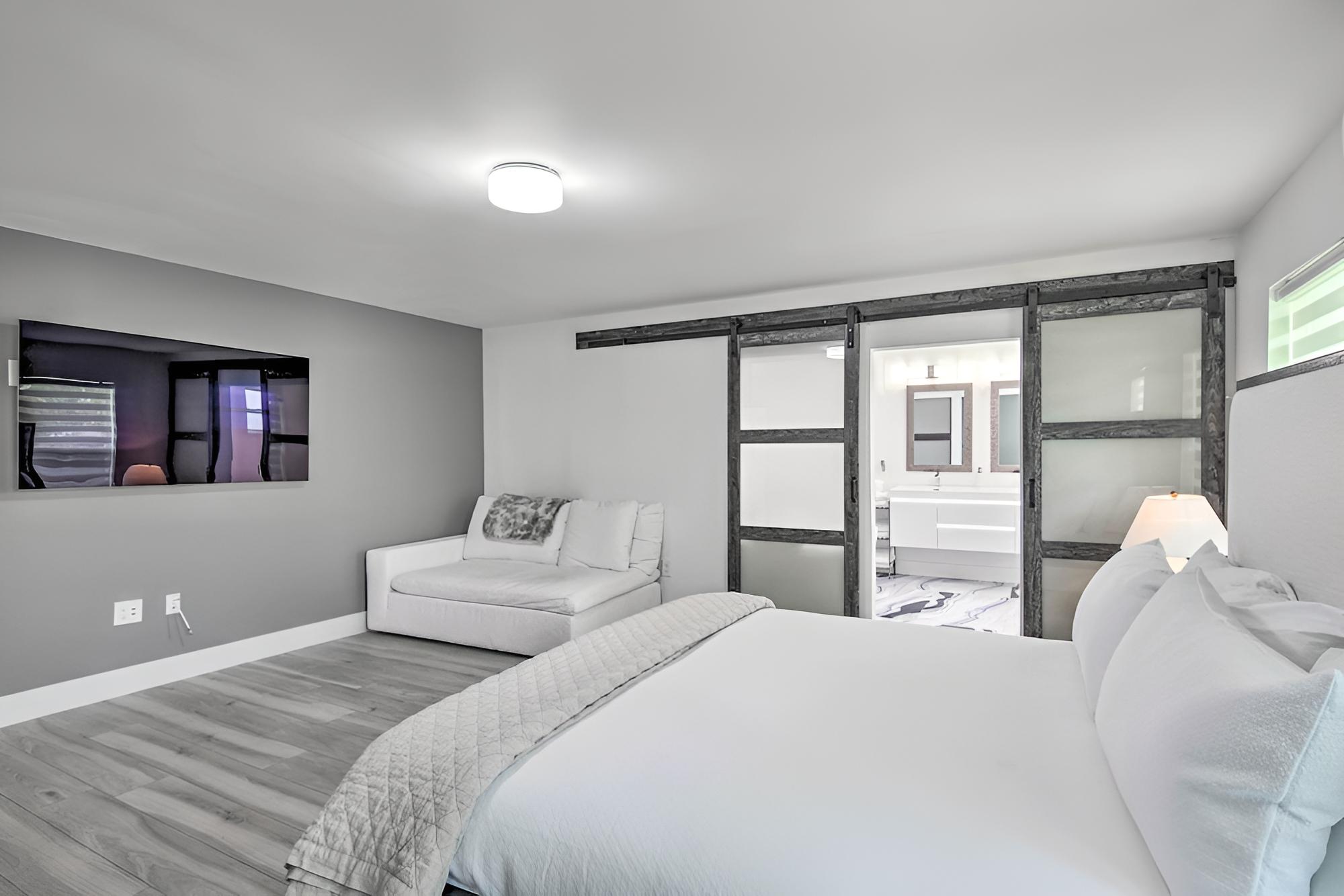 Upscale Miami Escape: 20 Mi to South Beach!