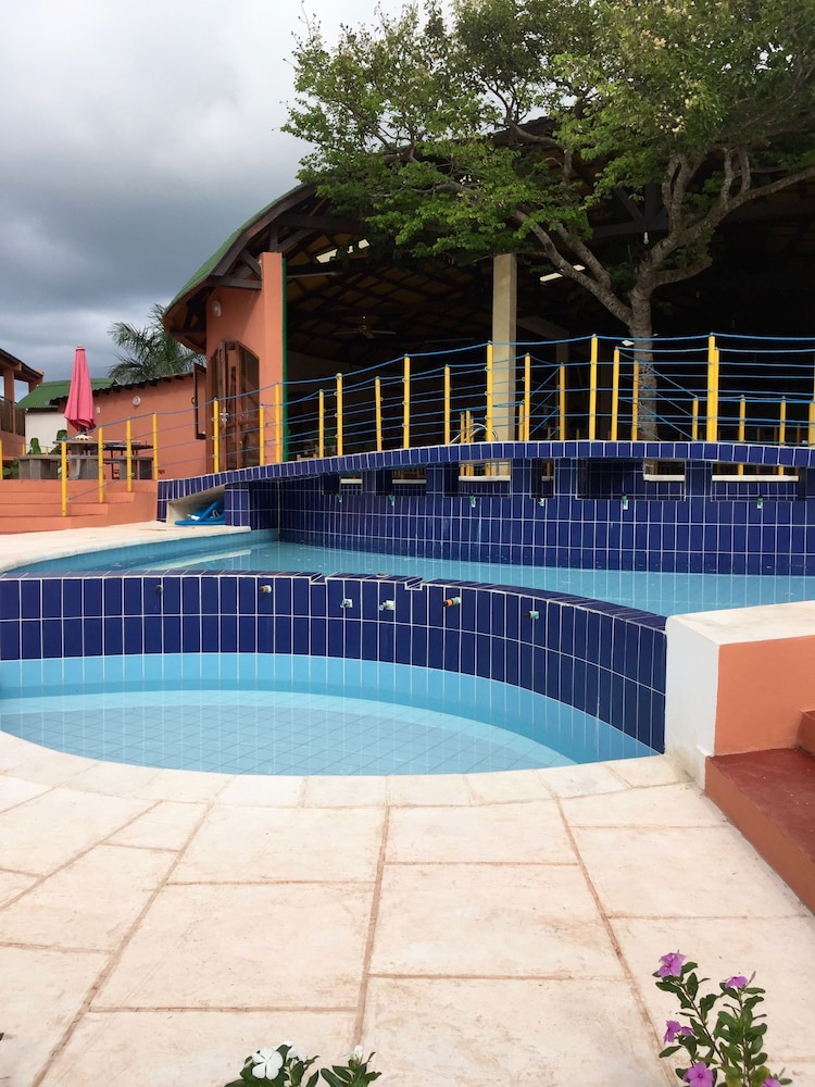 Oasis Lodge