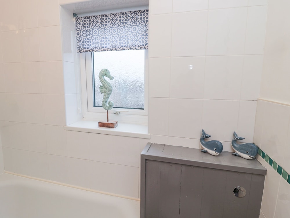 22 Longstone Park
