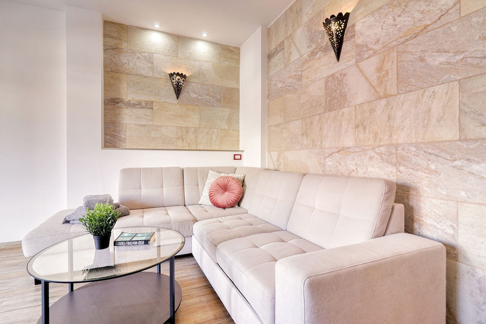 Retreat w Ocean Views Private Parking Ensuite