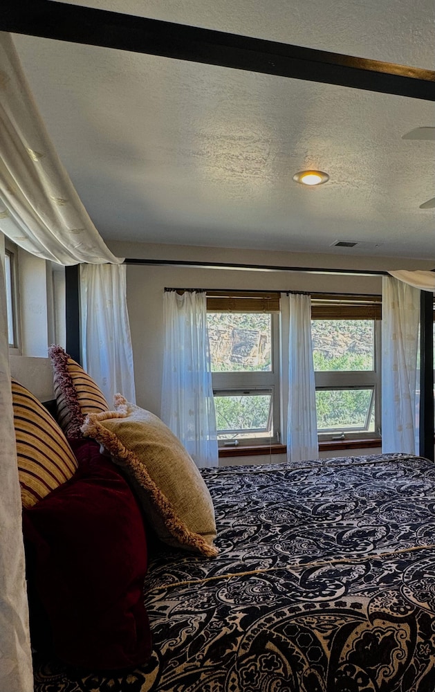 SLOT CANYONS INN