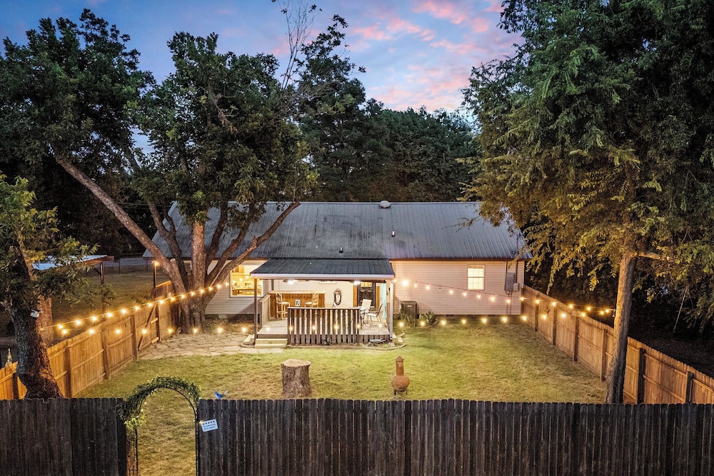 Peace, Space & Starry Nights: Ranch Home in Azle
