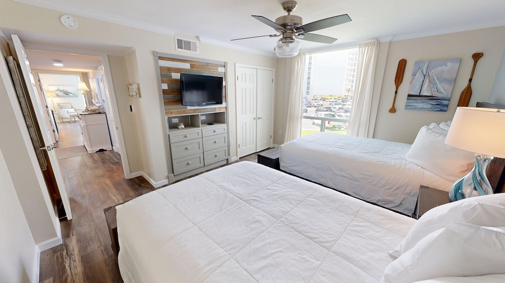 Shoreline Towers 3025 2 Bedroom Condo