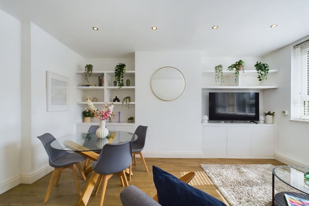 The Earl s Court Hideaway - Warm 3bdr House