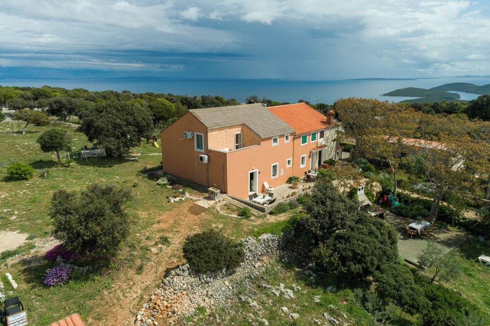 Island Top Sea View Estate