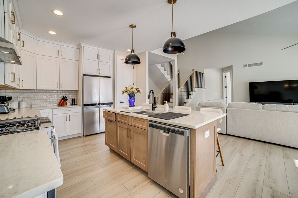 2 Mi to Notre Dame: Spacious Home w/ Private Yard