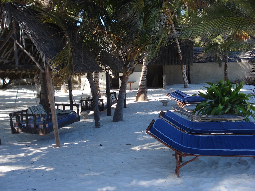 Coconut Beach Apartments