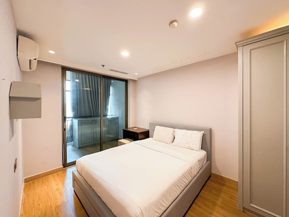 Spacious And Strategic Location 3Br At Kondominium Regensi Apartment