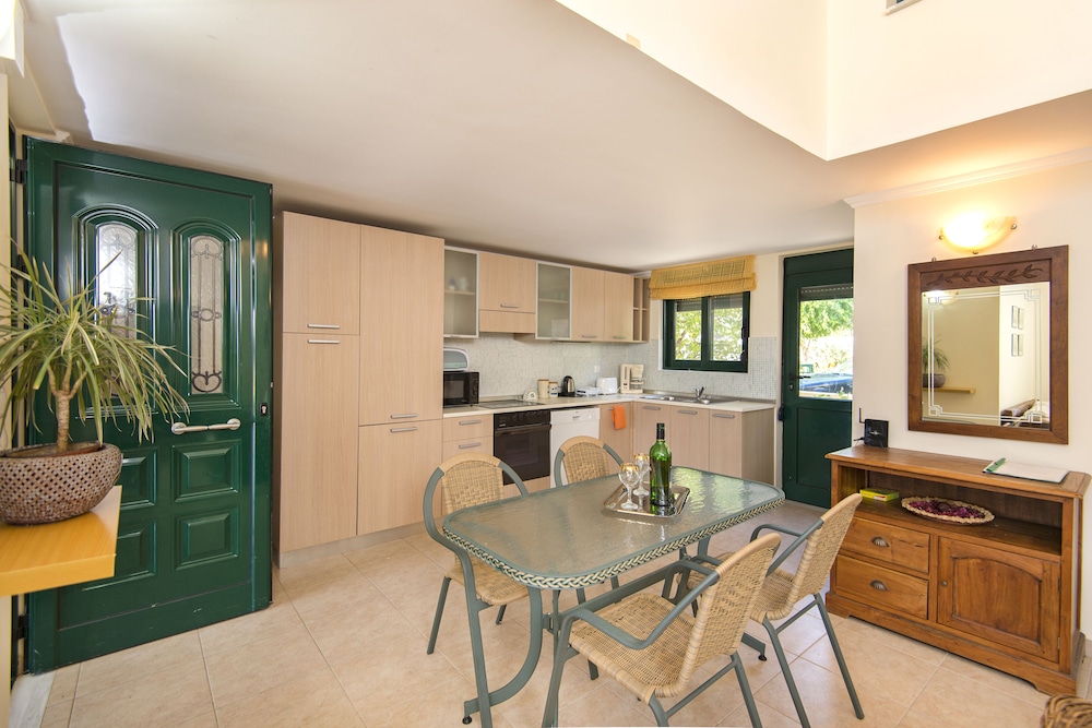 THERETRA KIOTARI VILLAS view 5
