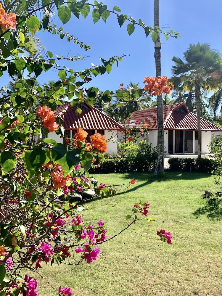 ON THE Cliff IN THE Caribbean SEA - Villa Maura