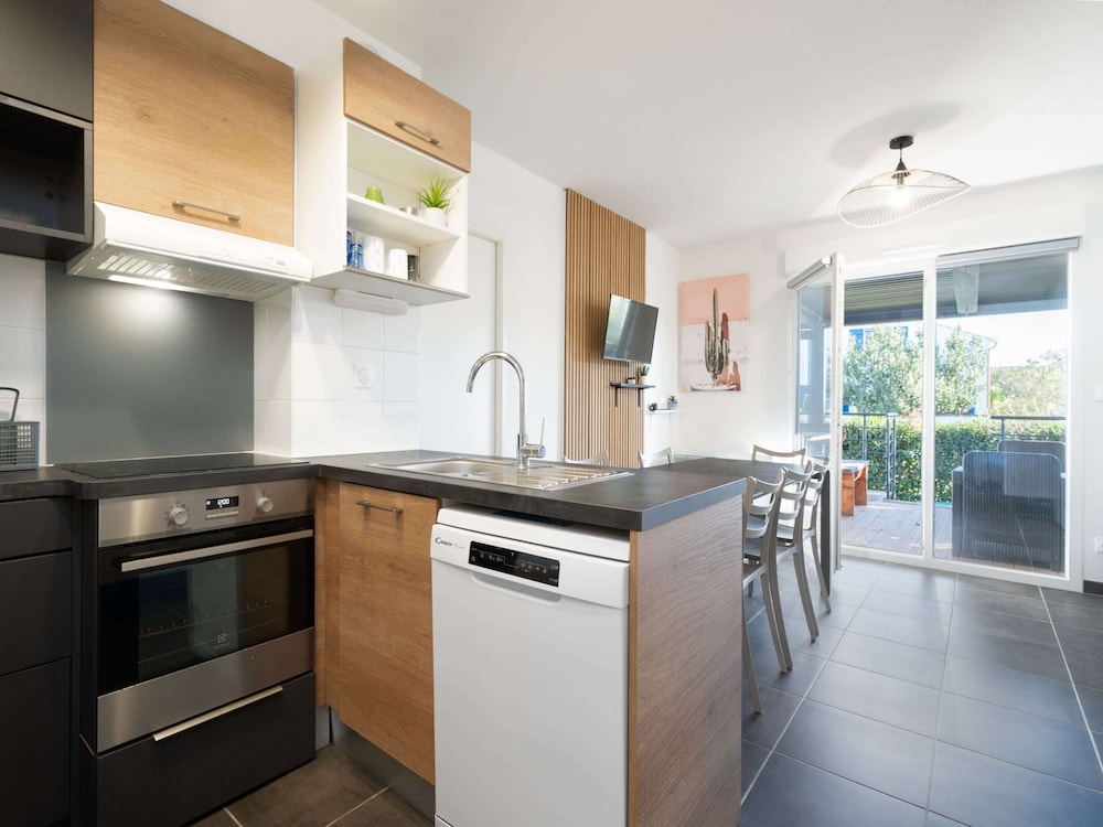 Spacious Villa by Valras Beach