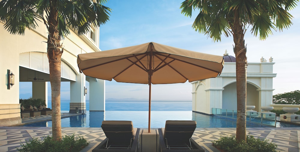 Eastern & Oriental Hotel 77