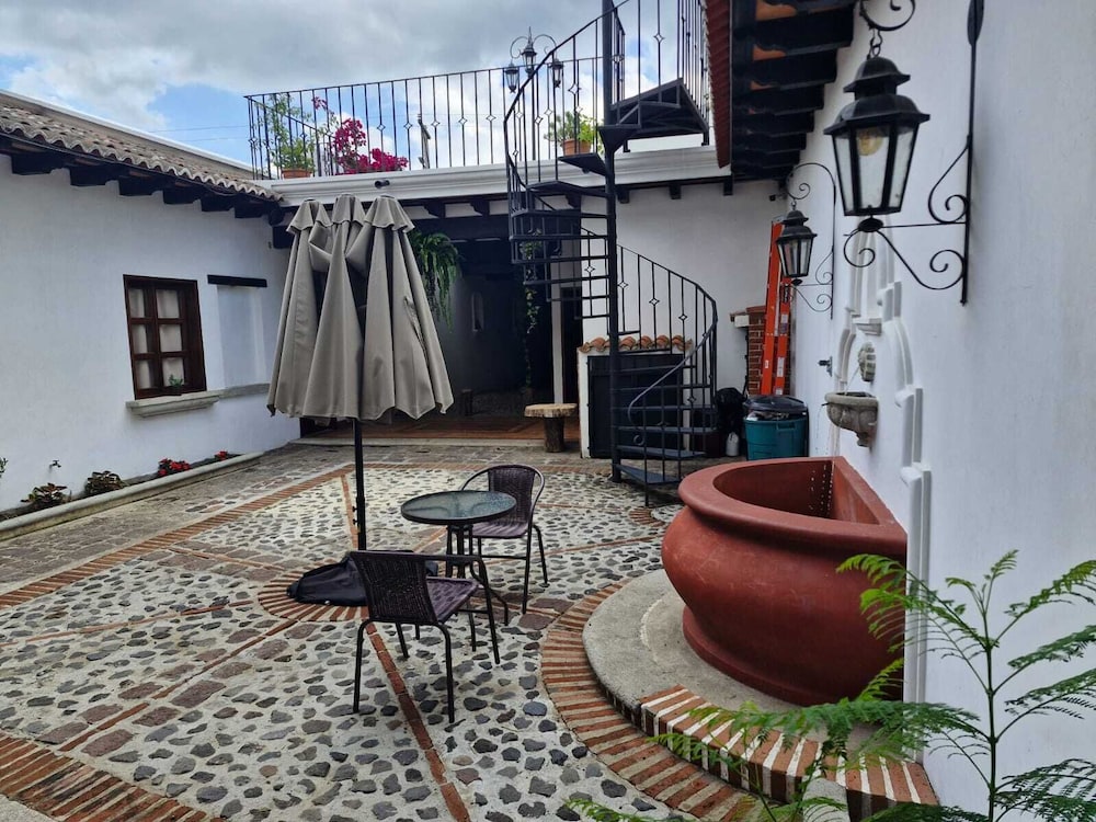 Cozy Colonial Style Azotea Apartments