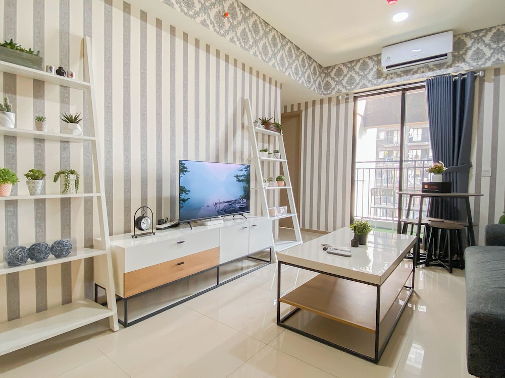 Monochrome 2Br Near Dian Harapan School At Apartment Meikarta