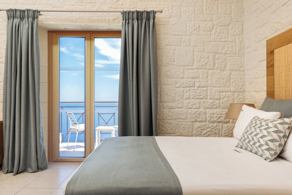 Emerald Villas & Suites
