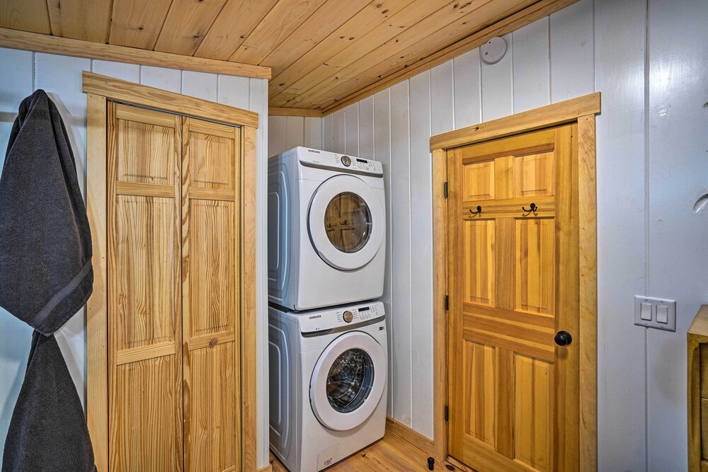 Brattleboro Vacations - Cozy Falls Brook Cabin: Hike  Swim On-site! - Property Image 2