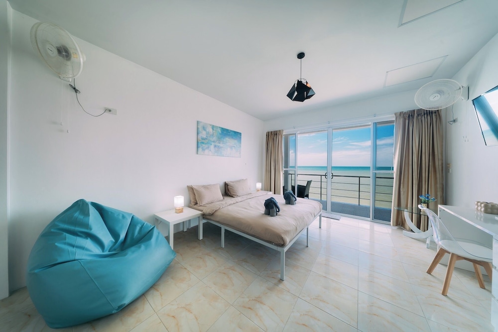 Phaladise Beach Villa at Phala Beach, Ban Chang
