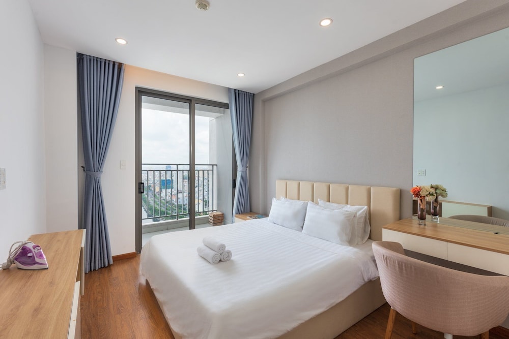 Chau Apartments