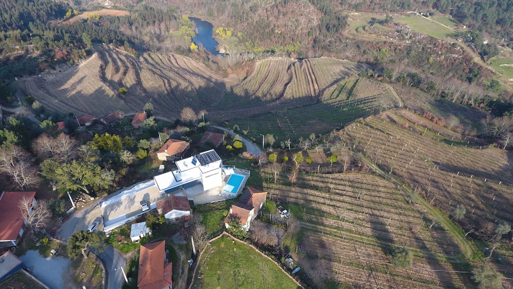 Lovely Design 4-bed Villa in Canedo de Basto view 3