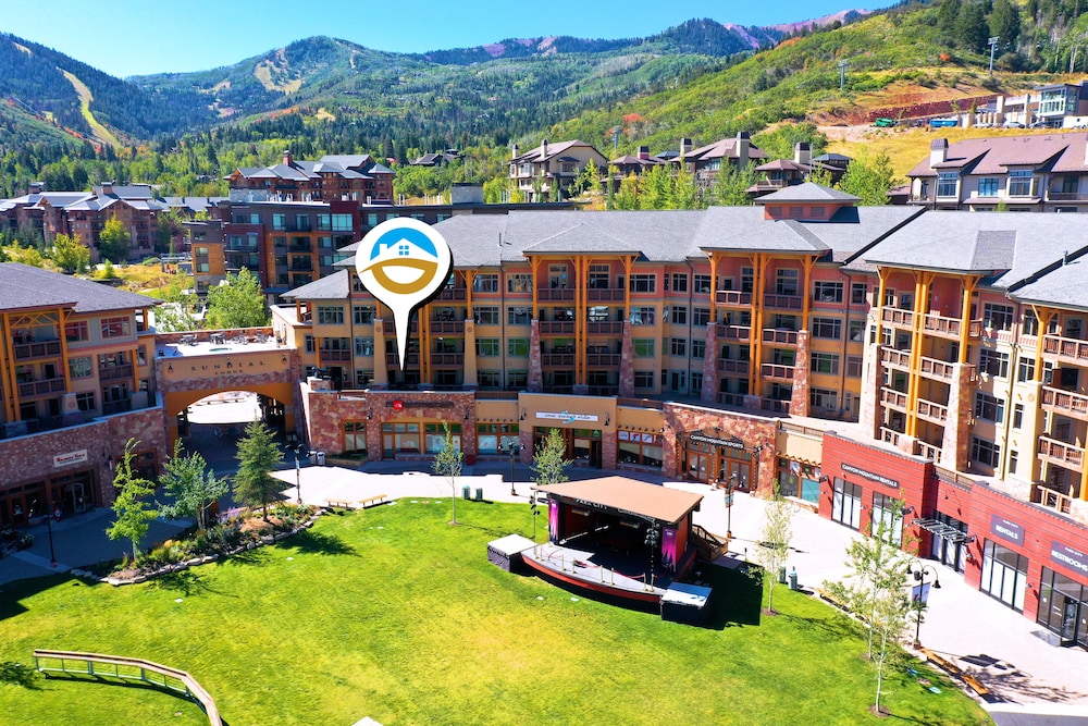 Sun Queen Suite view 4