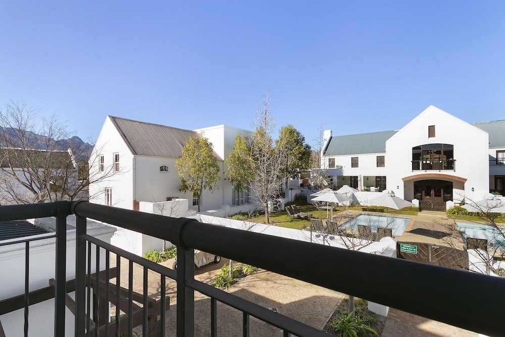 Winelands Golf Lodges at De Zalze
