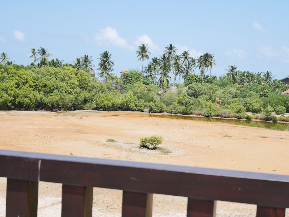Hideaway Lodge