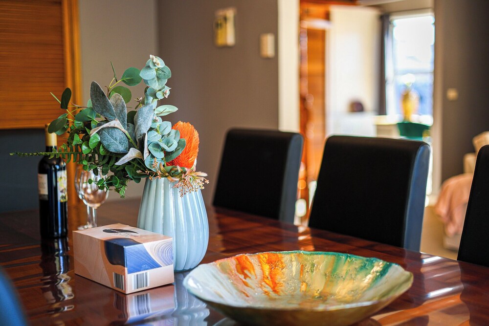 StayAU Private Two-Storey 6 Beds House Wendouree