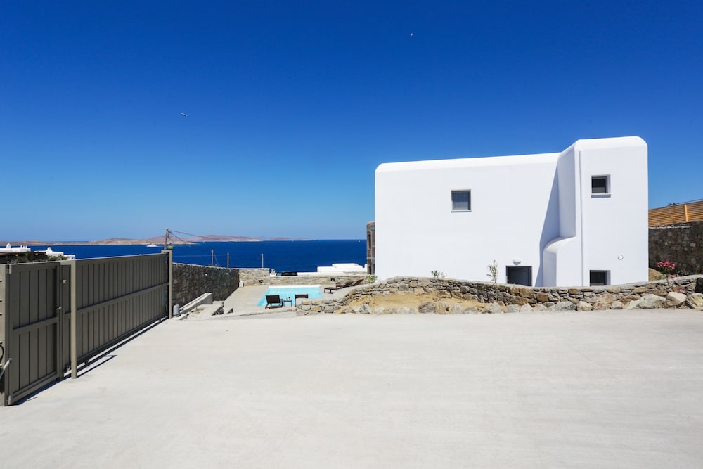 Nikoi Villas photo 1