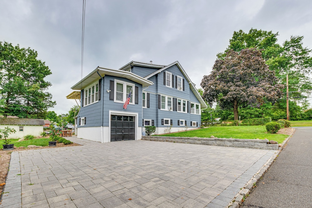 Madison Home: Walk to Main Street! view 3