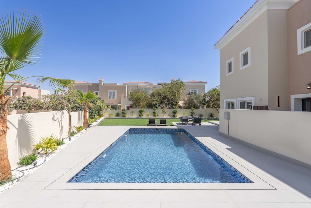 Luxury 4BR Villa-al Reem 3-perfect Family Getaway