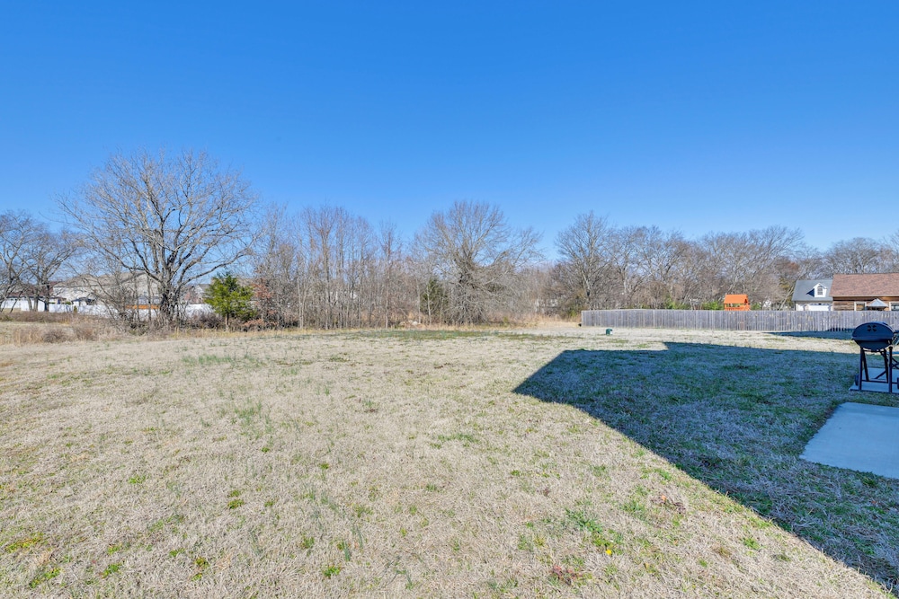 Stay & Play: Spacious Concord Townhome Near Uptown