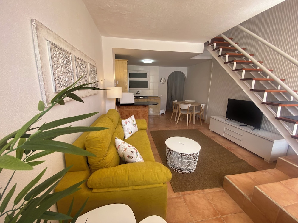 Modern Duplex Apartment Near Swimming Pool