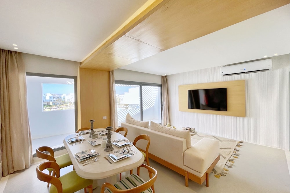 Xuru Stays I Lofty & Lavish 3 BDR @ Swan Lake El Gouna